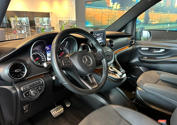 Mercedes-Benz Klasa V cena 239900 przebieg: 142028, rok produkcji 2019 z Wronki małe 277